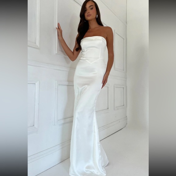 Meshki - Kaitlin Strapless Gown - Picture 1 of 11